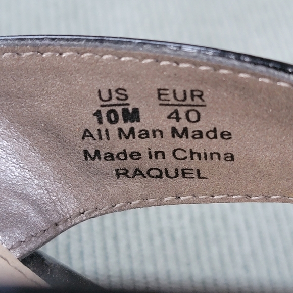 Circus 🎪 Size 10 Black Vinyl Wedge Sandals - Picture 5 of 5